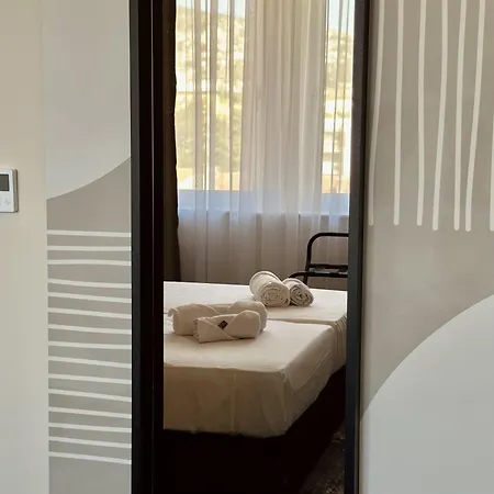 Apartment The Place 87 *